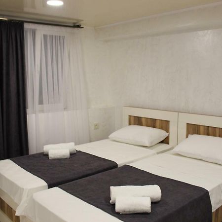 Greenview Guesthouse 巴统 外观 照片