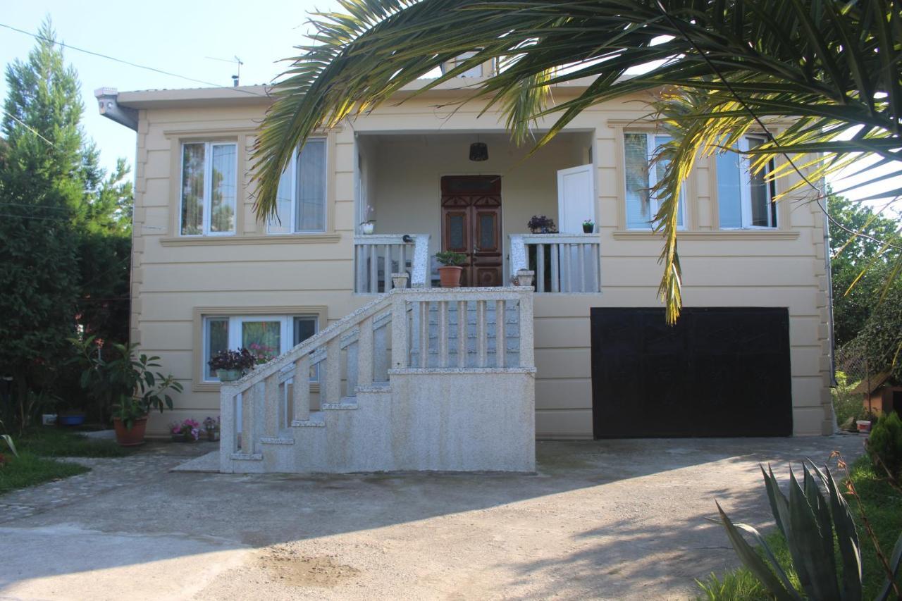 Greenview Guesthouse 巴统 外观 照片