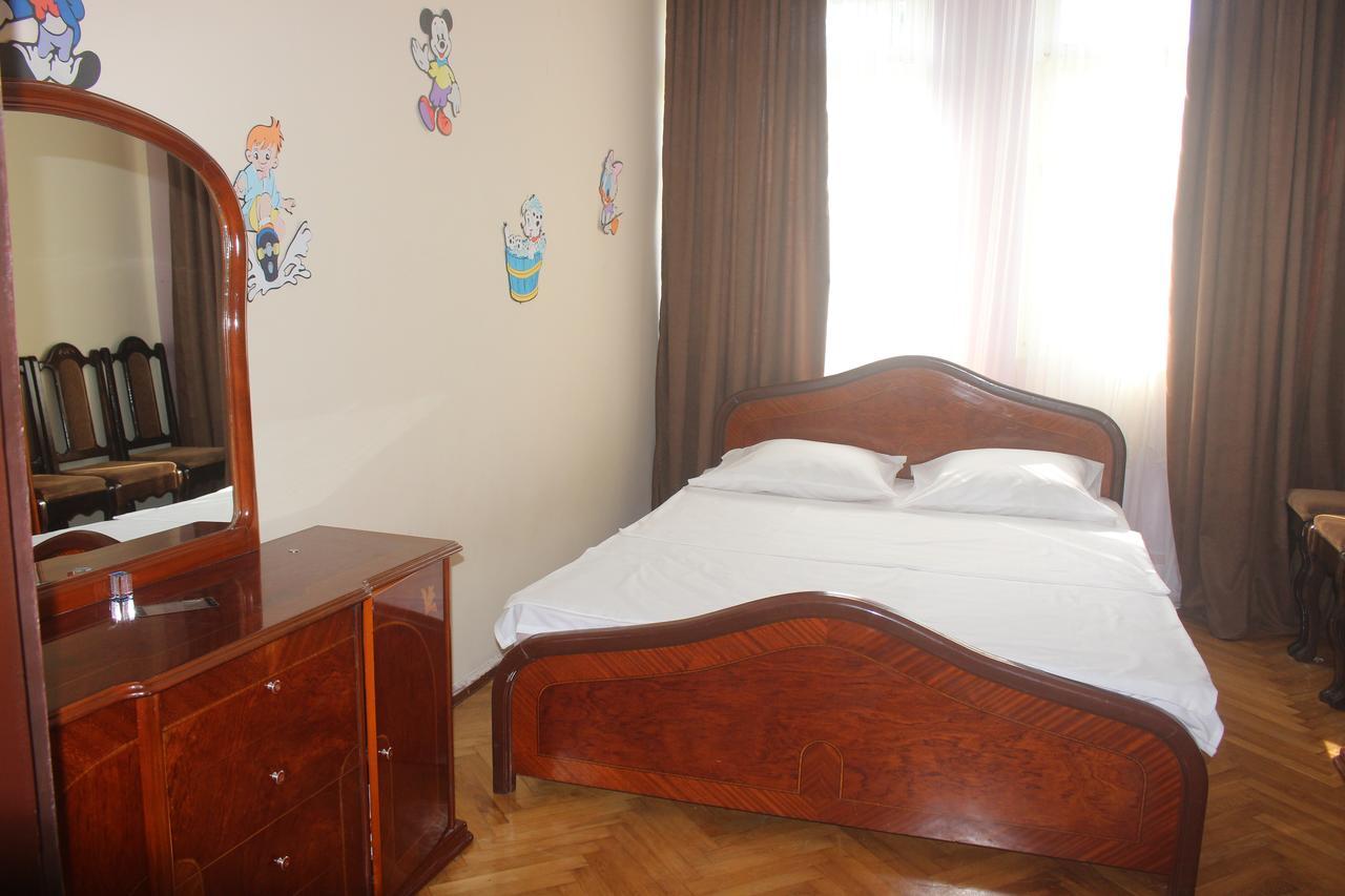 Greenview Guesthouse 巴统 外观 照片
