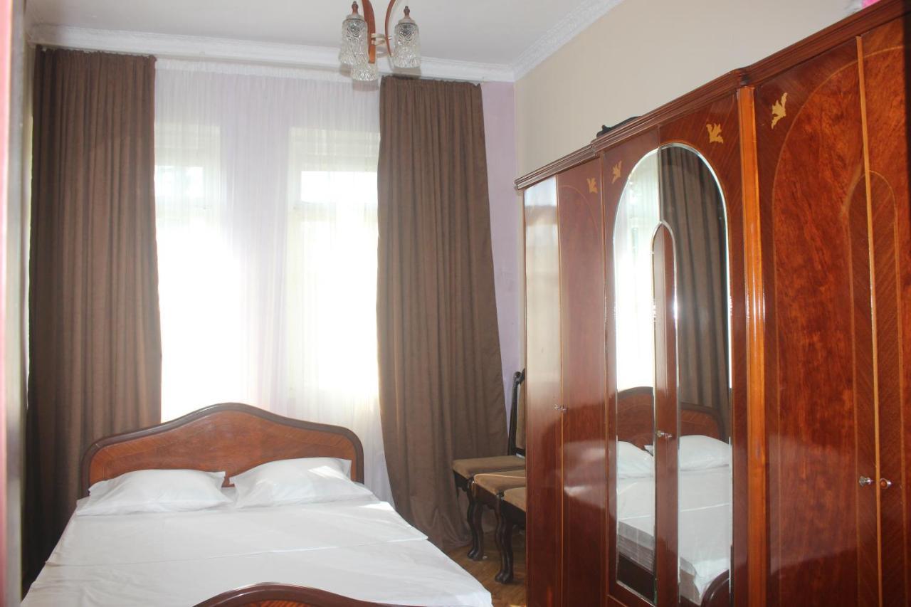 Greenview Guesthouse 巴统 外观 照片