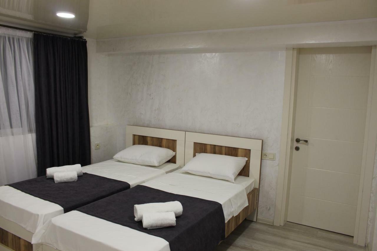 Greenview Guesthouse 巴统 外观 照片