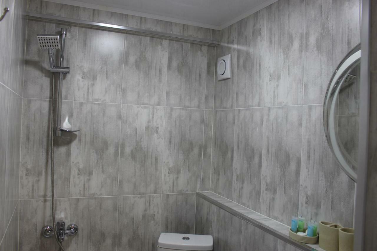 Greenview Guesthouse 巴统 外观 照片