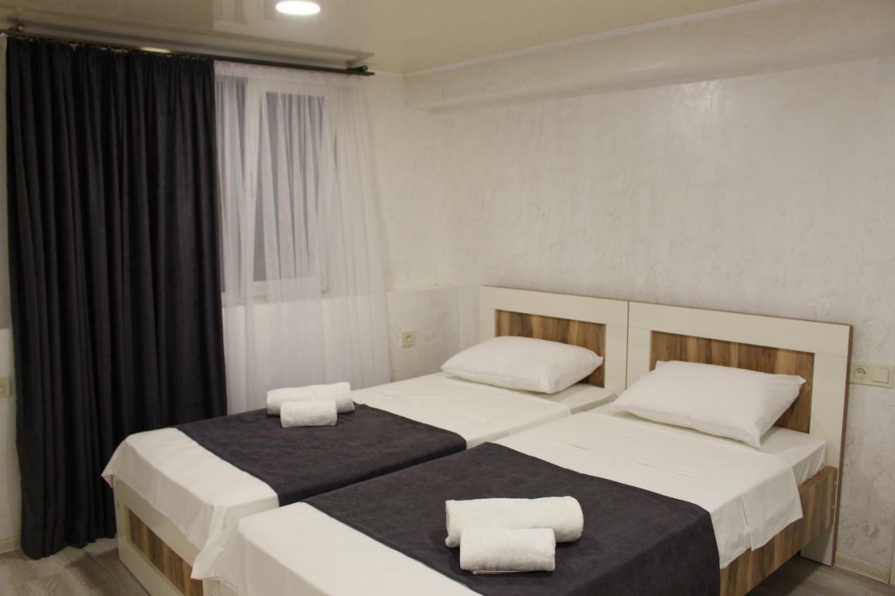 Greenview Guesthouse 巴统 外观 照片