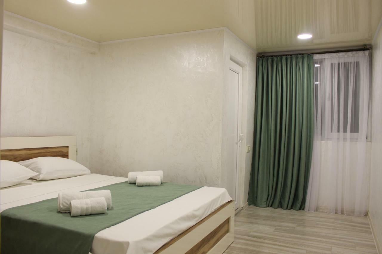 Greenview Guesthouse 巴统 外观 照片