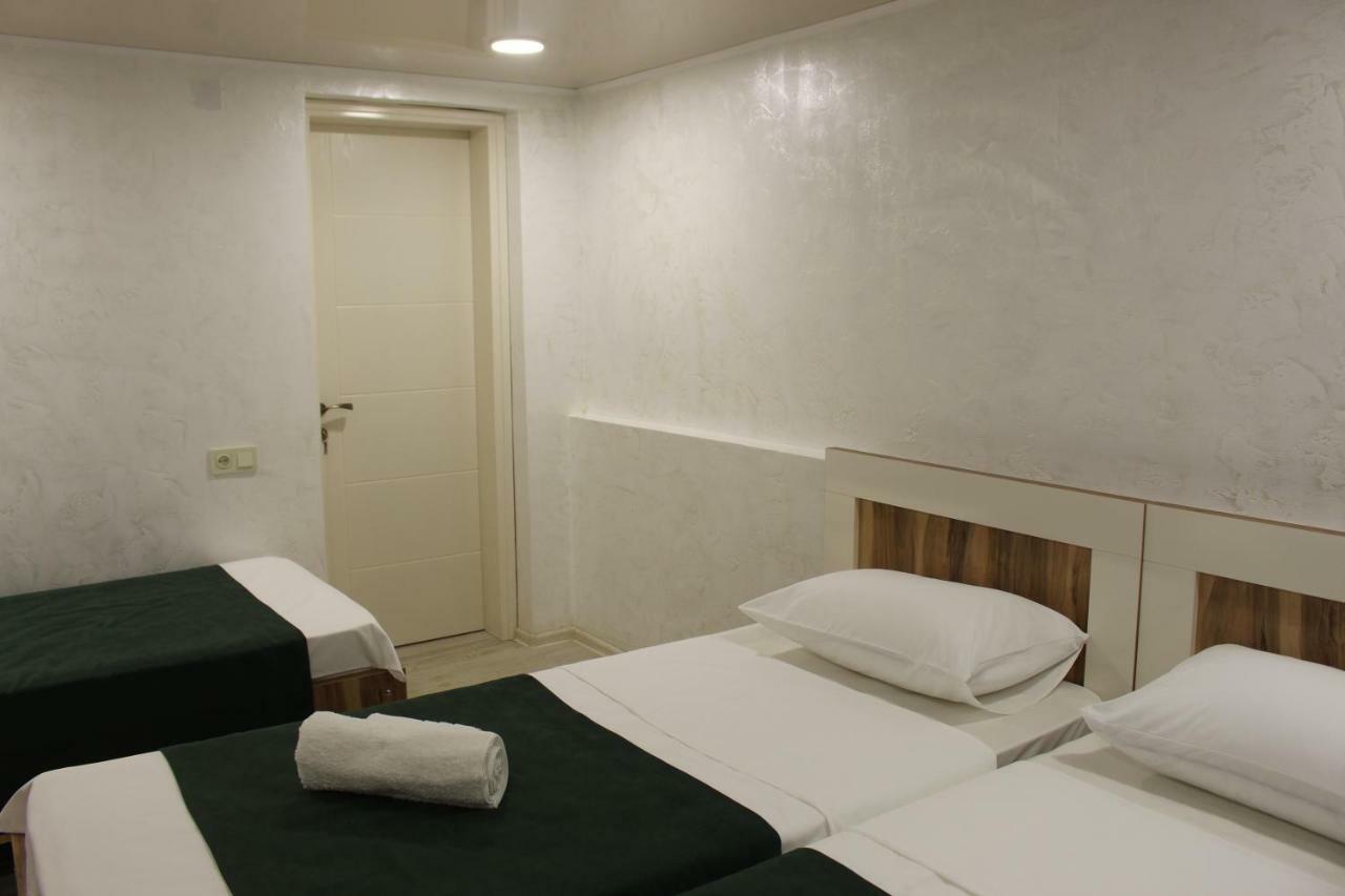 Greenview Guesthouse 巴统 外观 照片