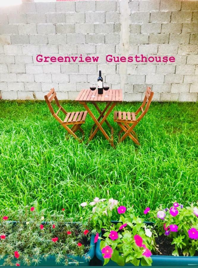 Greenview Guesthouse 巴统 外观 照片
